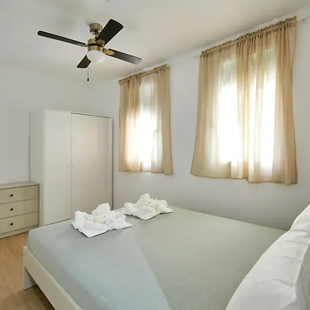 17 Next To El Molino *