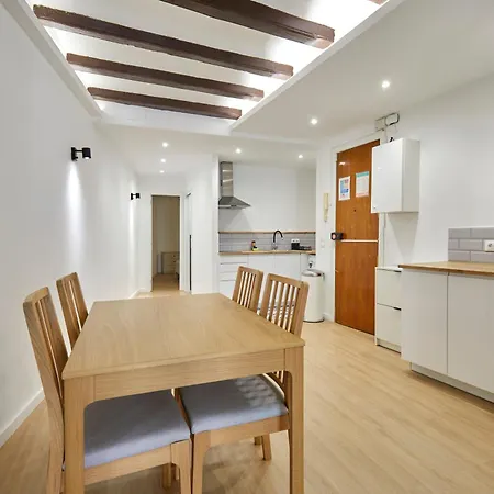 17 Next To El Molino Barcelona