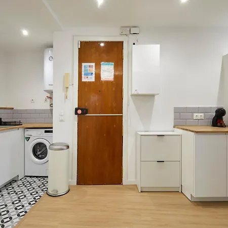 17 Next To El Molino