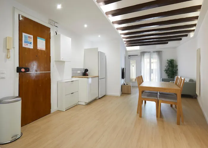 17 Next To El Molino * Barcelona