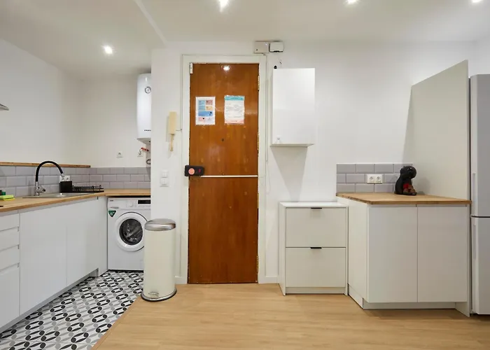 17 Next To El Molino